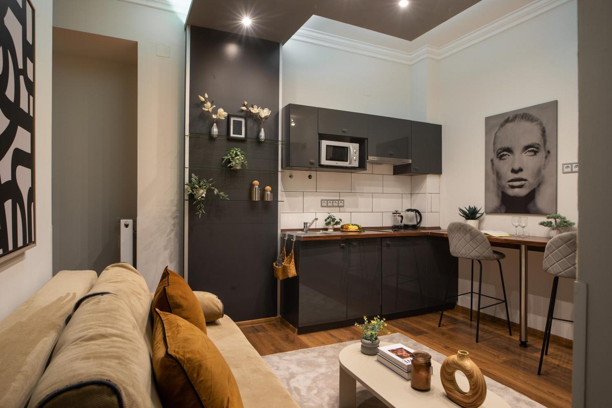 Chic Central 1Br Retreat Near New York Cafe With View Budapest Bagian luar foto