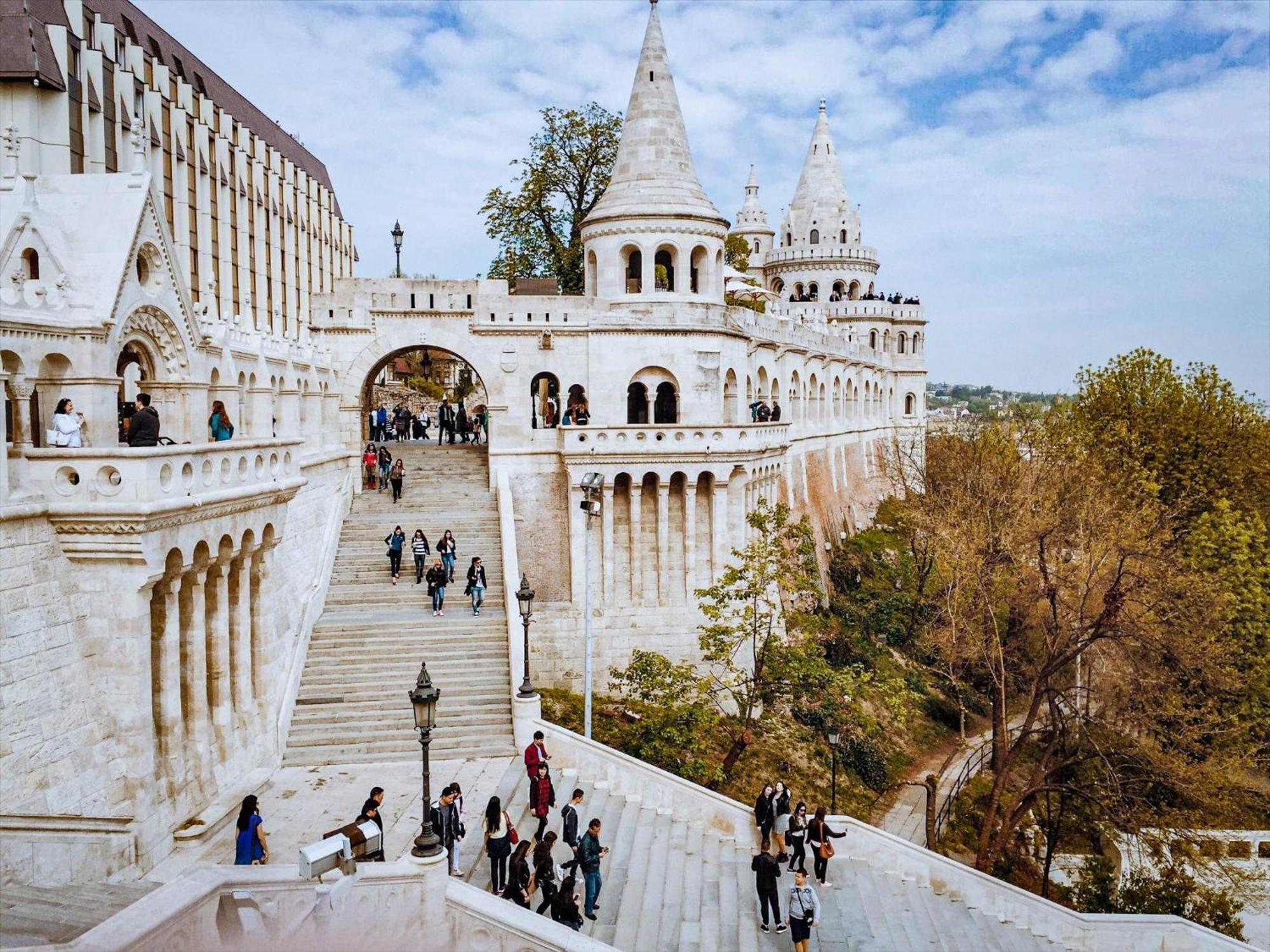 Chic Central 1Br Retreat Near New York Cafe With View Budapest Bagian luar foto