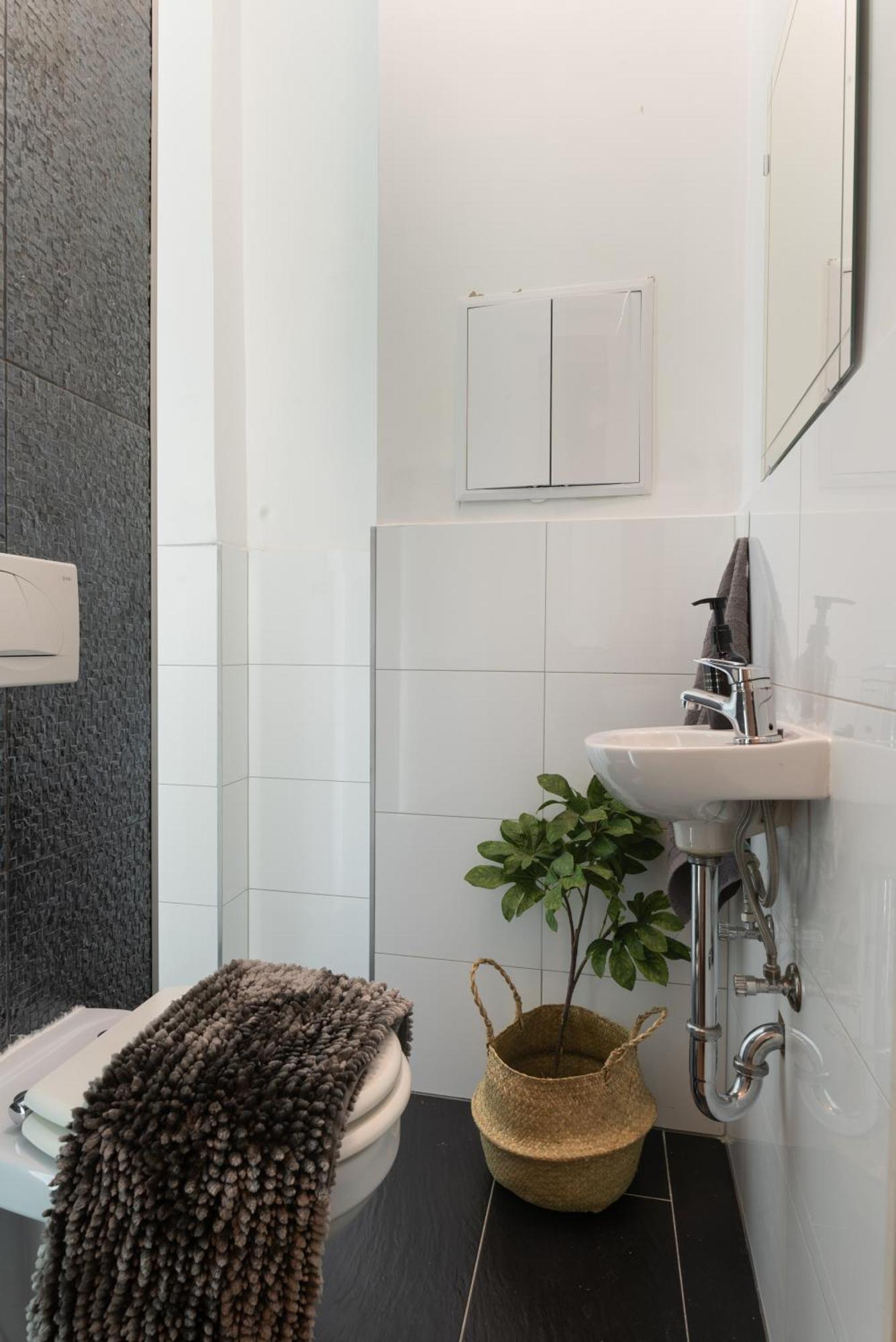 Chic Central 1Br Retreat Near New York Cafe With View Budapest Bagian luar foto
