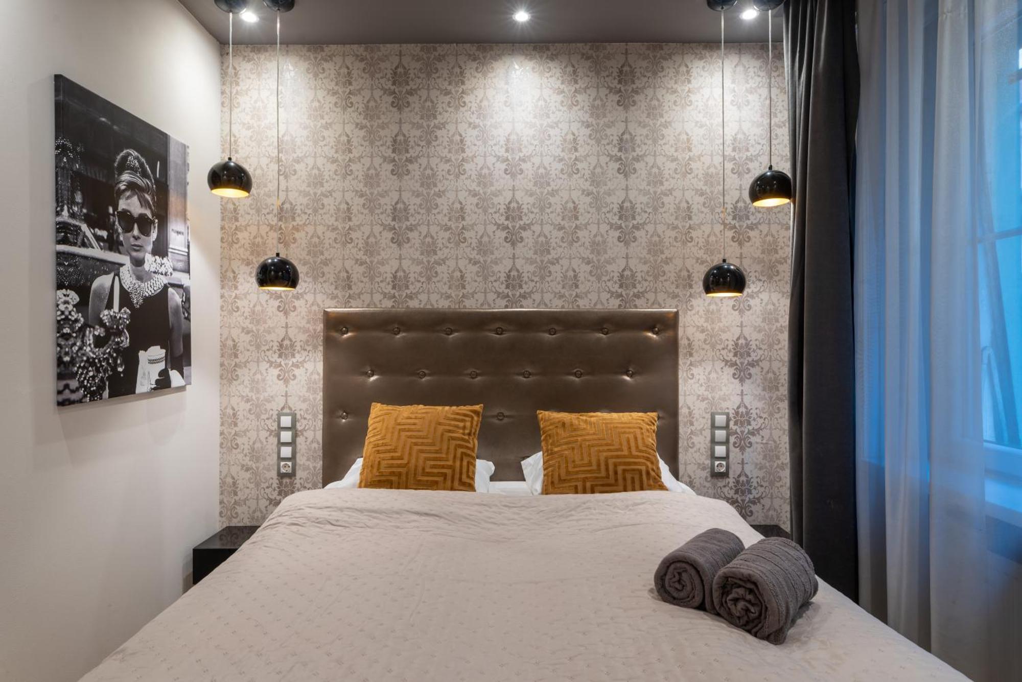 Chic Central 1Br Retreat Near New York Cafe With View Budapest Bagian luar foto